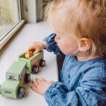 Camion din lemn pentru transport animale de ferma, Orange Tree Toys - imagine 3