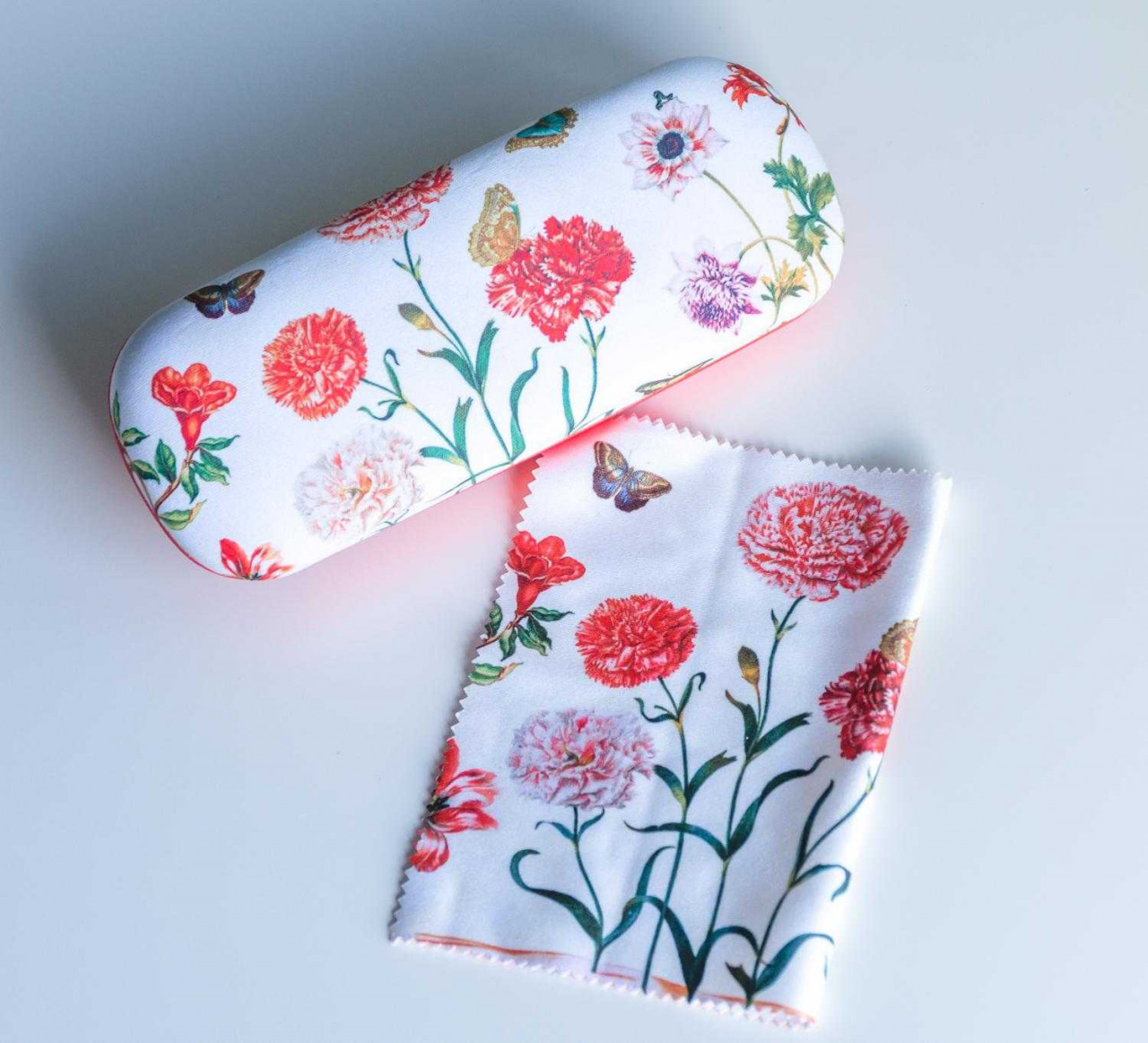etui-cu-textil-si-protectie-ochelari-maria-sibylla-merian-fridolin5212 Etui cu textil si protectie ochelari Maria Sibylla Merian, Fridolin - imagine 1