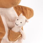 Papusa de mana Cangur cu pui, Egmont Toys - imagine 4