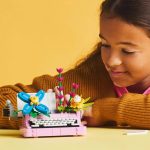 MASINA DE SCRIS CU FLORI, LEGO 31169 - imagine 6