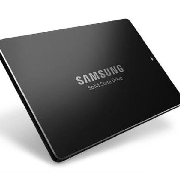 SSD Samsung 7.6 TB 2.5  2.5" SATA 6Gb/s