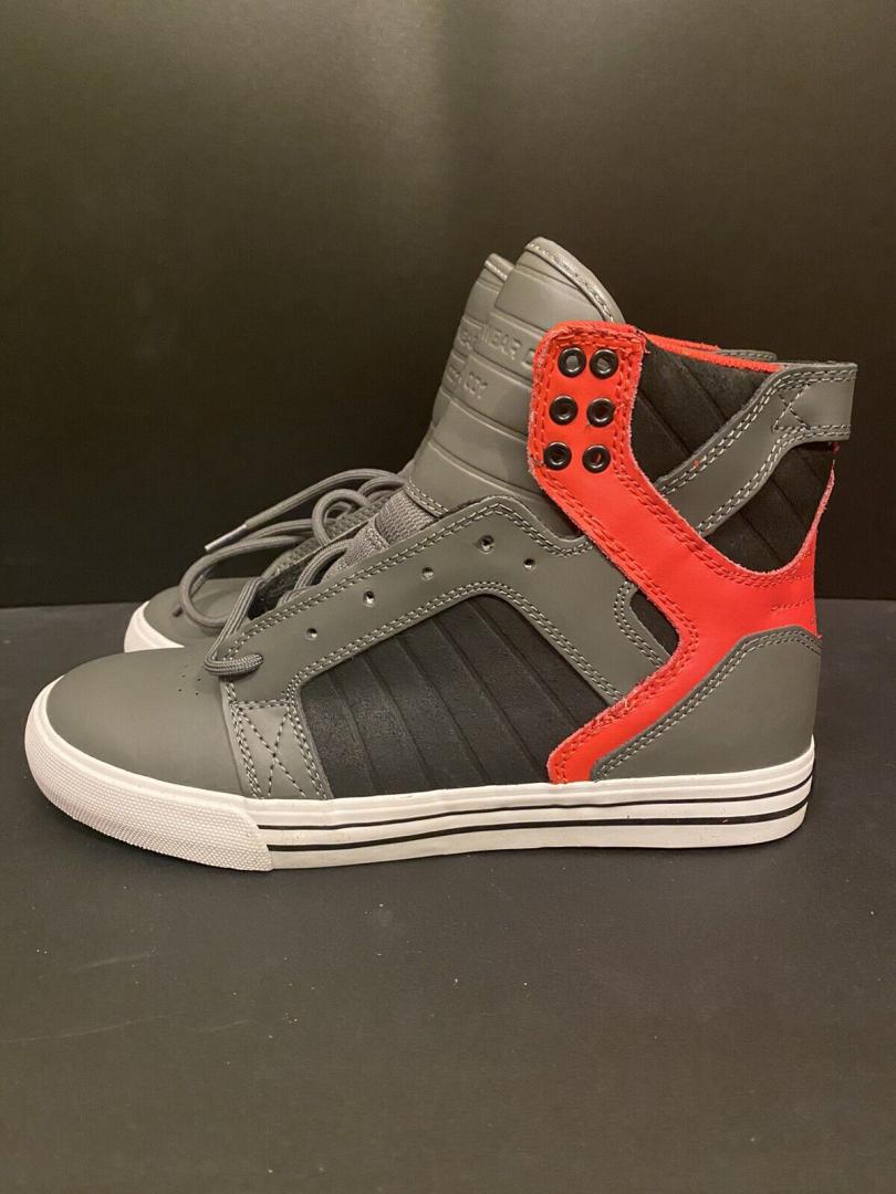 overlay_8cdc4f51ae8cb083b288fb8a028df64a.jpg INCALTAMINTE SUPRA SKYTOP IV LIGHT GREY/WHITE/CHARCOAL, 45 - imagine 1